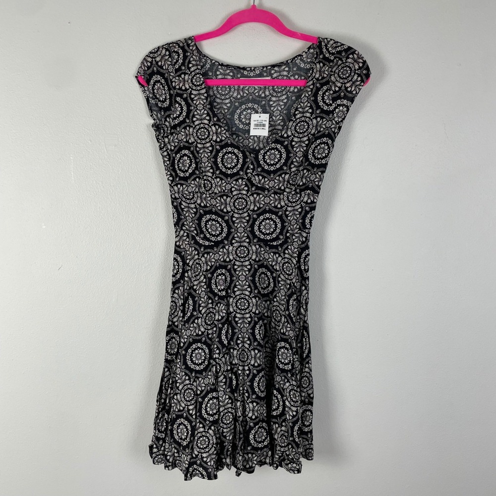 NWT Abercrombie & Fitch XS Dress Black White Floral Print‎ Cap Sleeve Mini